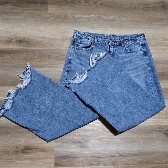 American Eagle Super High Rise Baggy Wide Leg Raw Hem Jeans Size 16 Short - Picture 2 of 16